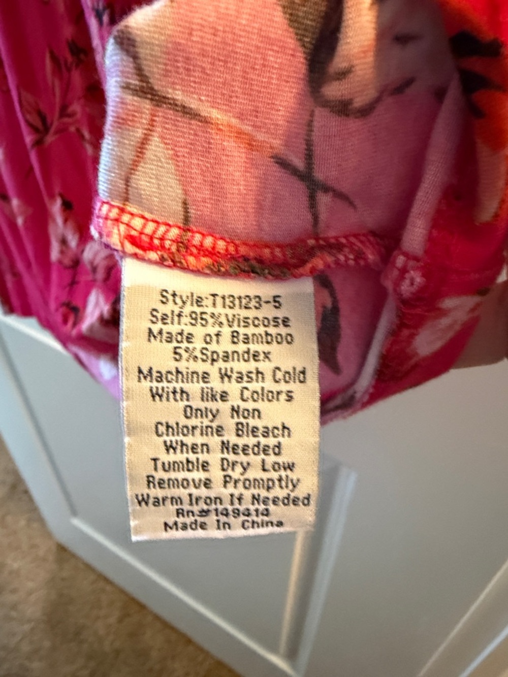 Johnny Was sz XL Bright Pink & Orange Floral V-Neck Tee w/ contrasting stripes. - Picture 2 of 9